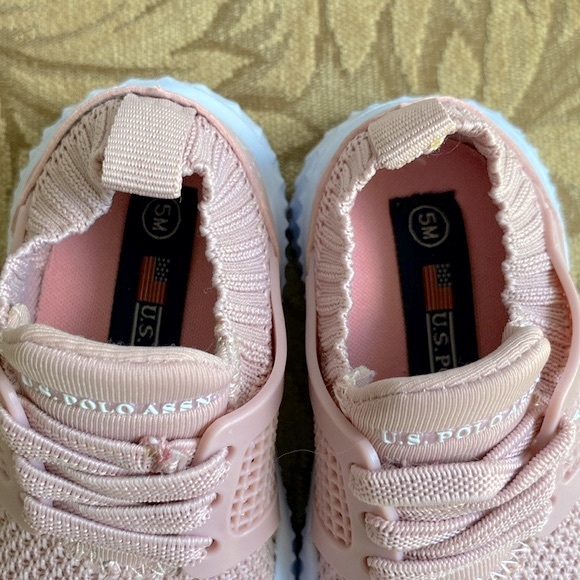 🌹U.S. Polo Assn. Baby Girl pink stretchy sneaker shoe , textile upper size 5M - Picture 4 of 10